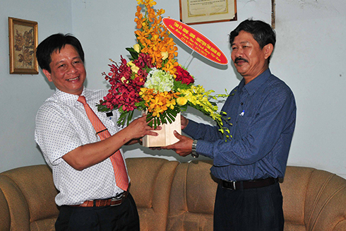 Provincial leaders visit press agencies