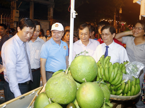 Khanh Hoa Province's leadership visiting fair