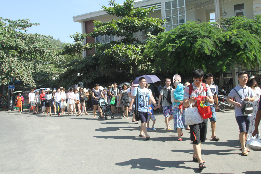 Foreign tourists in Nha Trang