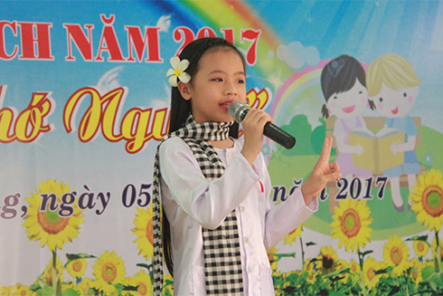 Nguyen Kan Gia Han (Dien Khanh District) tells story of Heroic Martyr Vo Thi Sau.