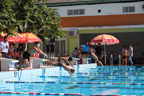 Nha Trang swimming competition for teenagers and children attracts 150 competitors
