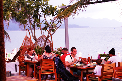 New look of Four Seasons entertainment area