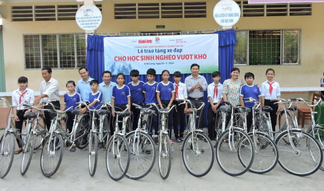 Cam Lam District: 45 bikes donated to poor pupils