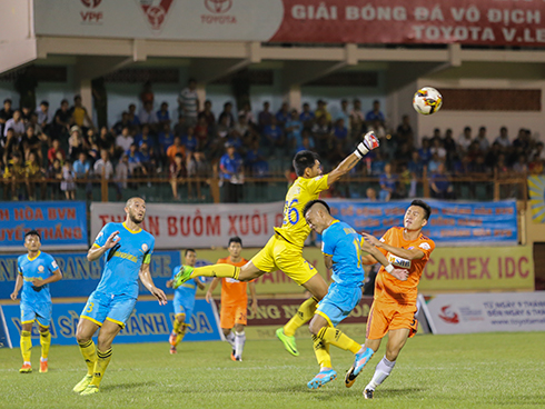 Goalkeeper of Sanna KH-BVN making a punch save