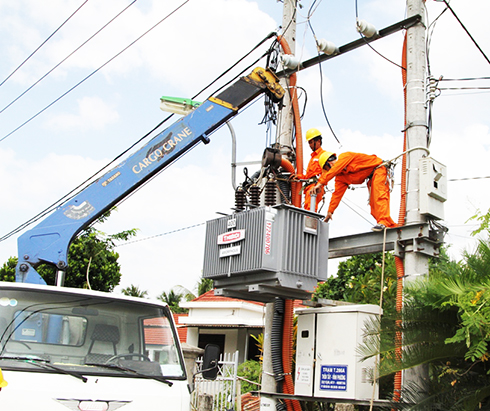Replacing transformers to reduce electricity loss
