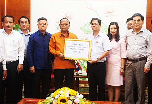 Laos' Champasak gives USD10,000 relief assistance to Khanh Hoa Province