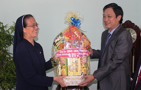 Christmas visits to Catholic and Protestant institutions