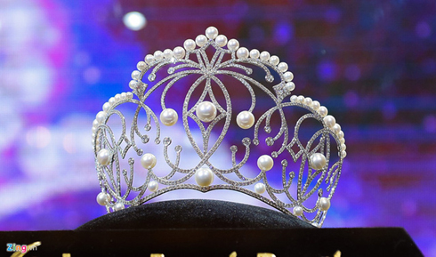 Crown of 2017 Miss Universe Vietnam worth VND2.7 billion