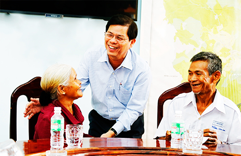 Provincial leader's New Year visit to Khanh Vinh District