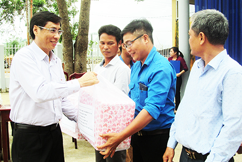 New Year visit to Khanh Hiep Commune