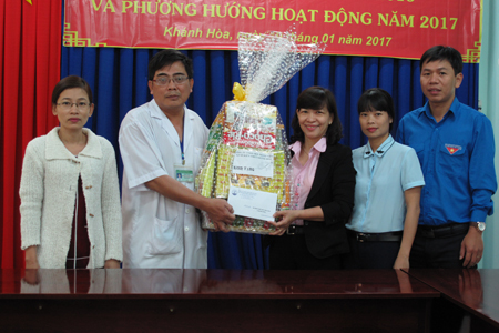 VND4b on charity work in 2017