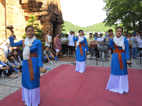 Cham dance at Ponagar Temple