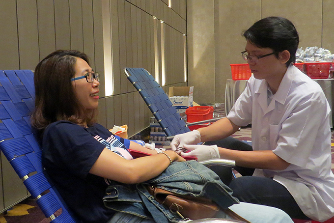 More than 300 join blood donation