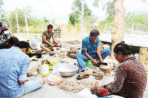 Diversifying products made of agarwood