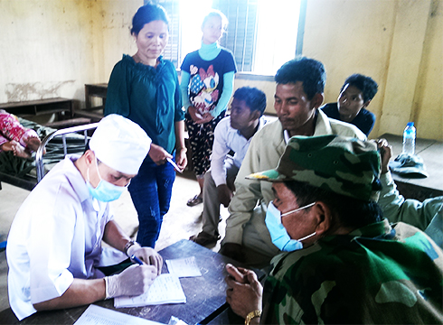 Medical examination for 600 Cambodian residents