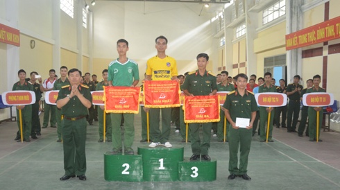 Khanh Hoa Military Headquarters' sports festival joined by over 100 players