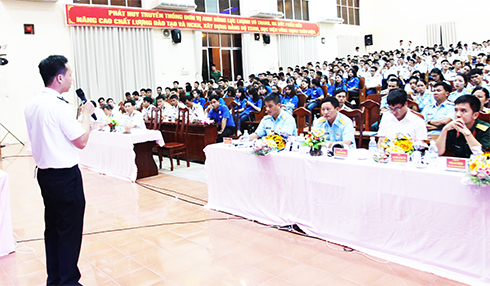 Youth's responsibilities to protect homeland sea and island sovereignty