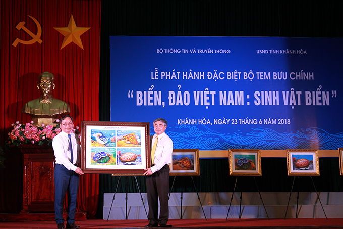 …and to leader of Khanh Hoa Provincial People’s Committee