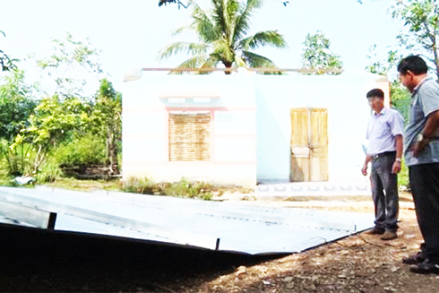 Whirlwind and hailstorm damage 67 houses