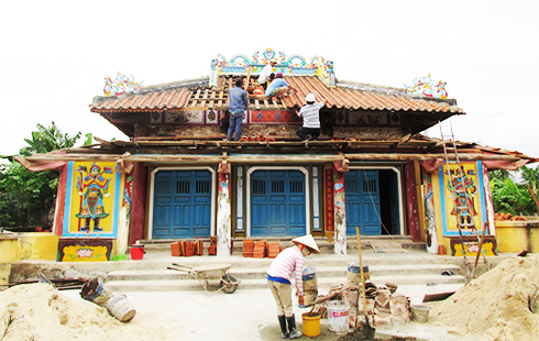 Phuoc Da Communal House under restoration