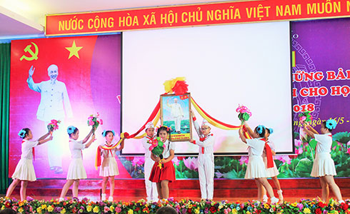 Ethical and revolutionary morality education focused at schools