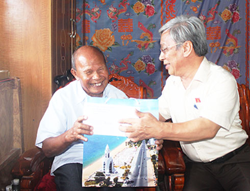 War Invalids & Martyrs' Day visit