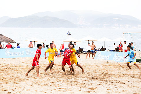 National beach football tournament 2018 takes place in Nha Trang