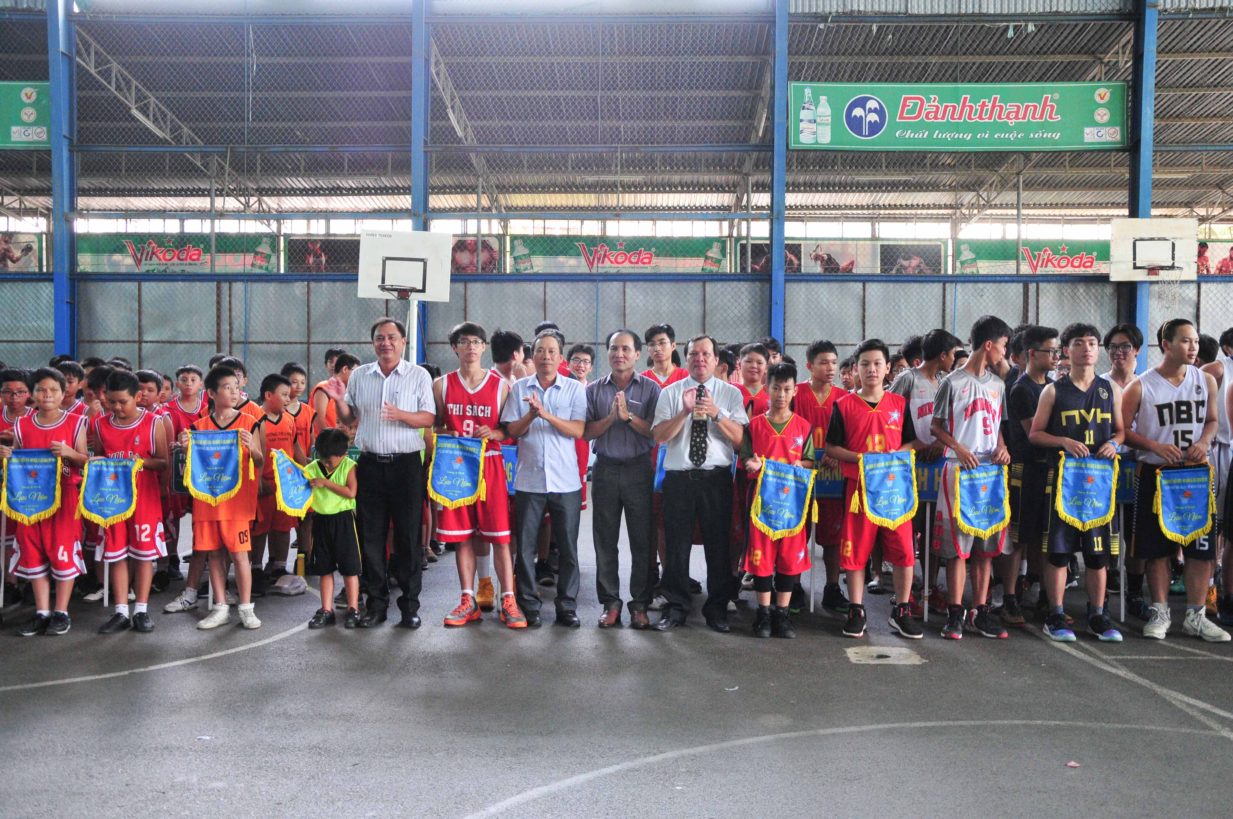 Nha Trang basketball tournament for age groups joined by 28 teams