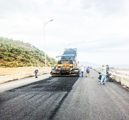 Asphalting road to Van Phong Petroleum Warehouse