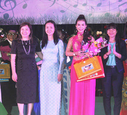 Singing contest for women in Nha Trang