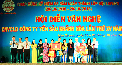 Khanh Hoa Salanganes Nest Company's music festival marking founding anniversary of Vietnam Women's Union