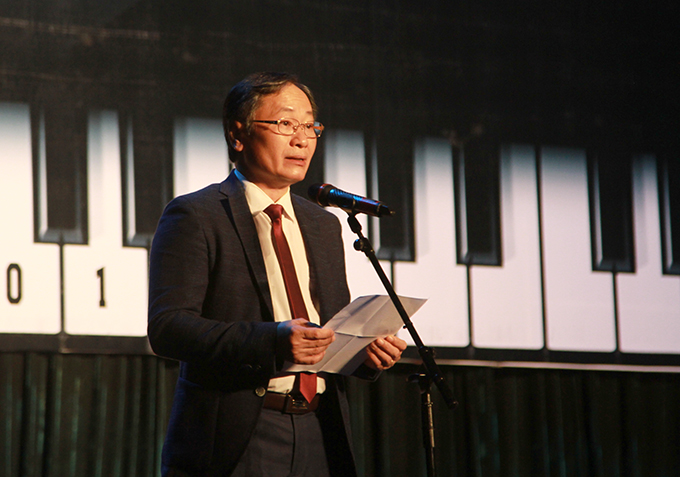 Nguyen Dac Tai speaking at Váradi László’s program