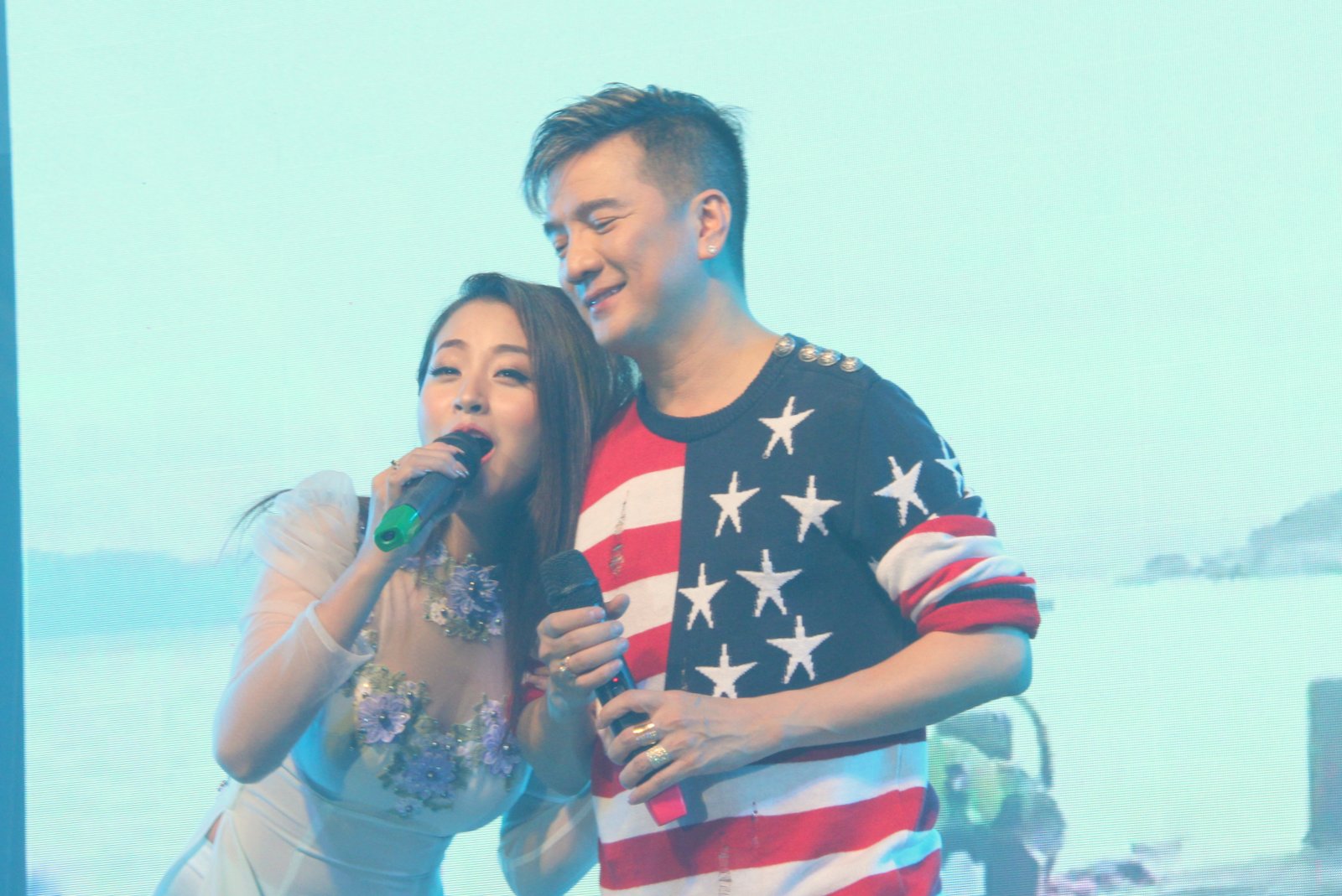 Dam Vinh Hung and Thu Hang performing duet