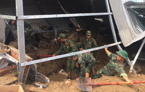 Military forces continue post-flood rescue and clean-up effort