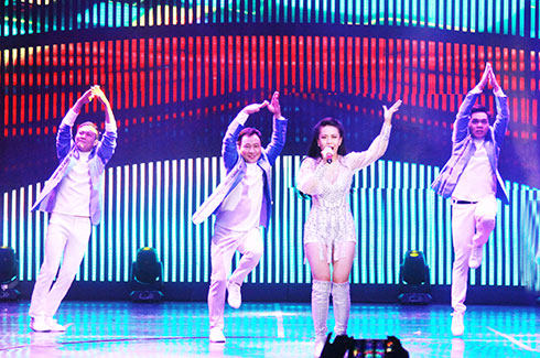 Attempt to refresh programs of Hai Dang Song and Dance Troupe