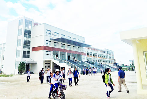 Le Quy Don Gifted School moves to new premises