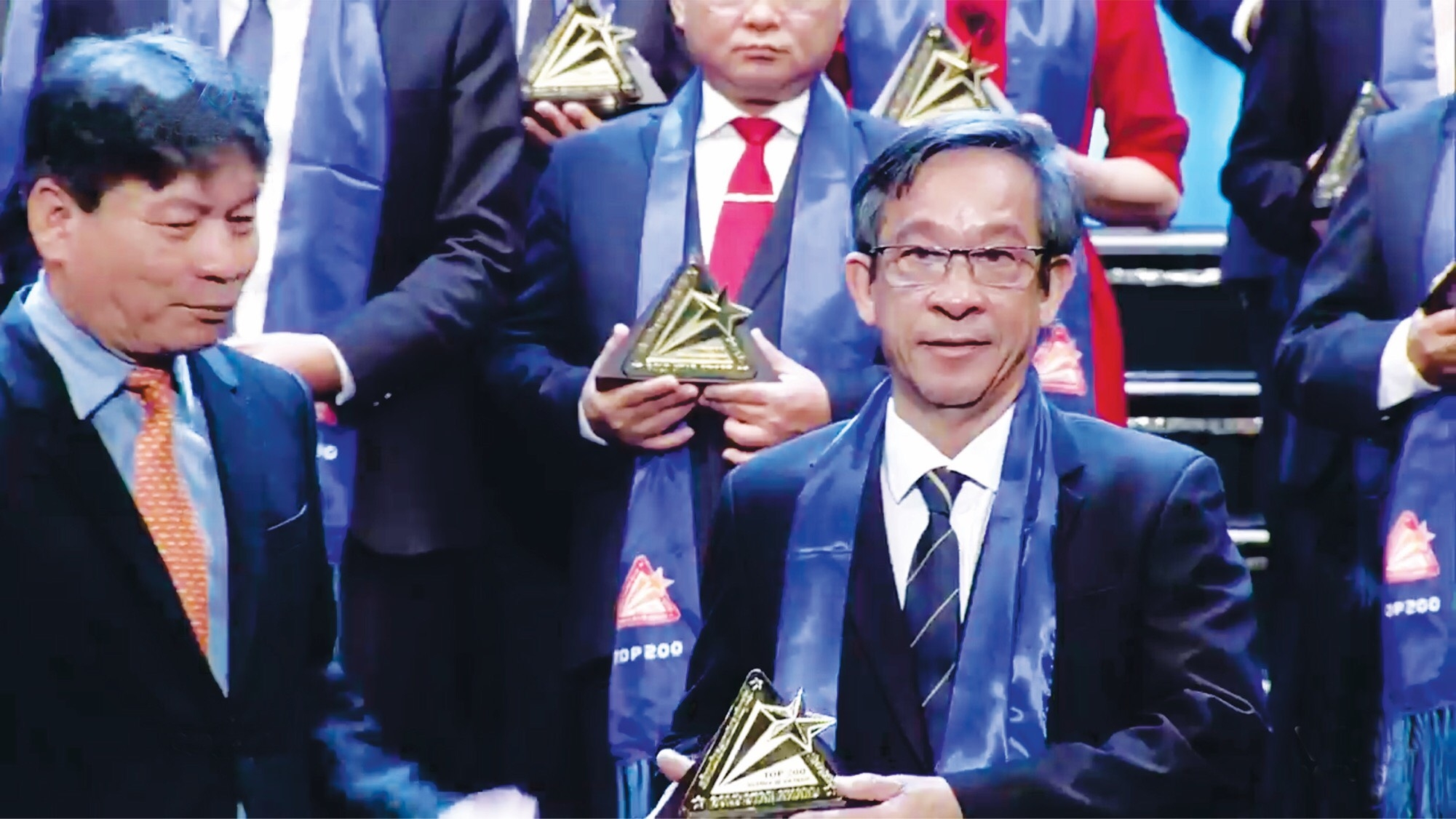 Two enterprises of Khanh Hoa presented Vietnam Gold Star Award 2018