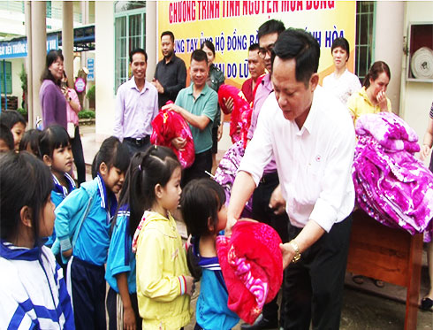 2,000 blankets donated to storm and flood-hit community