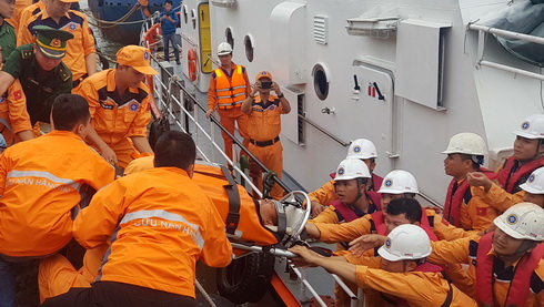 4 Filipino sailors rescued