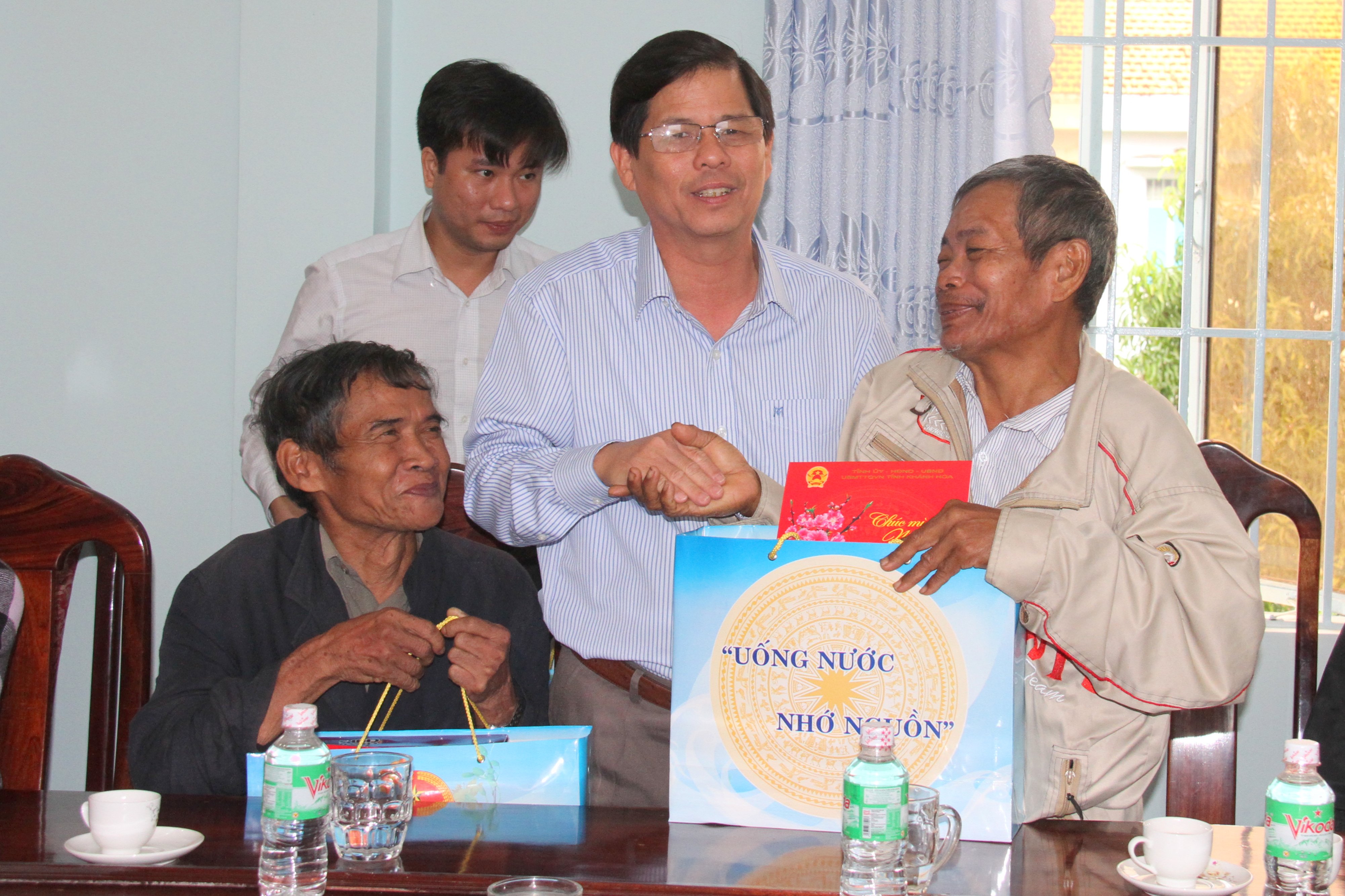 Provincial leader's New Year visit to Khanh Vinh District