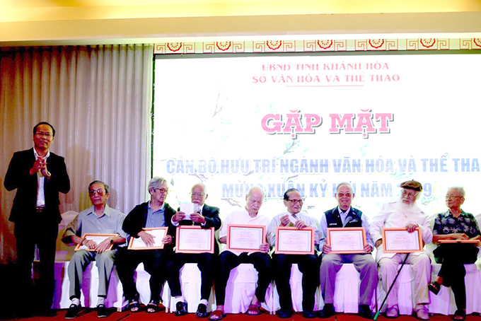Meeting of 180 retirees of Khanh Hoa's cultural and sports section
