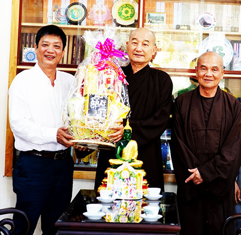 New Year visit to religious institutions