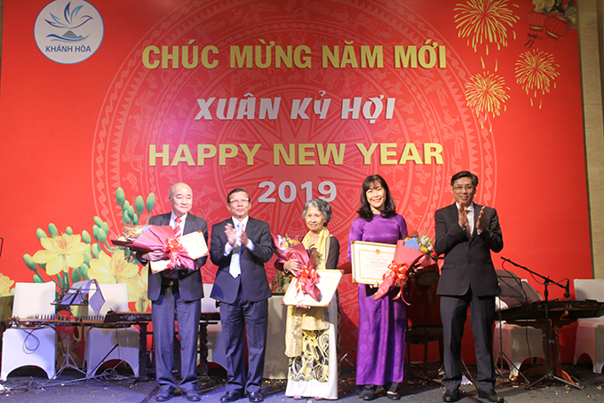 New Year meeting with foreign visitors and overseas Vietnamese