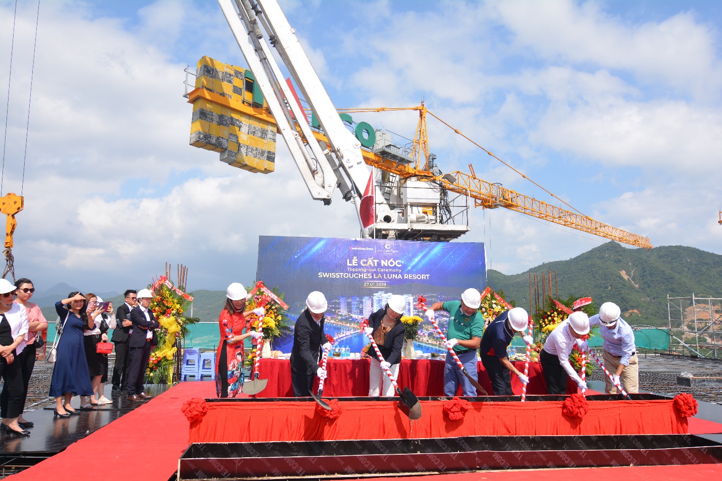 Roof building ceremony of 