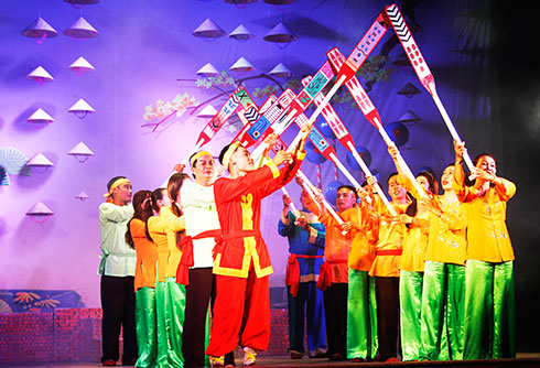 Khanh Hoa Provincial Traditional Art Theatre presents plays on stage again
