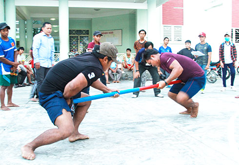 Folk games, a cultural feature of Raglai people