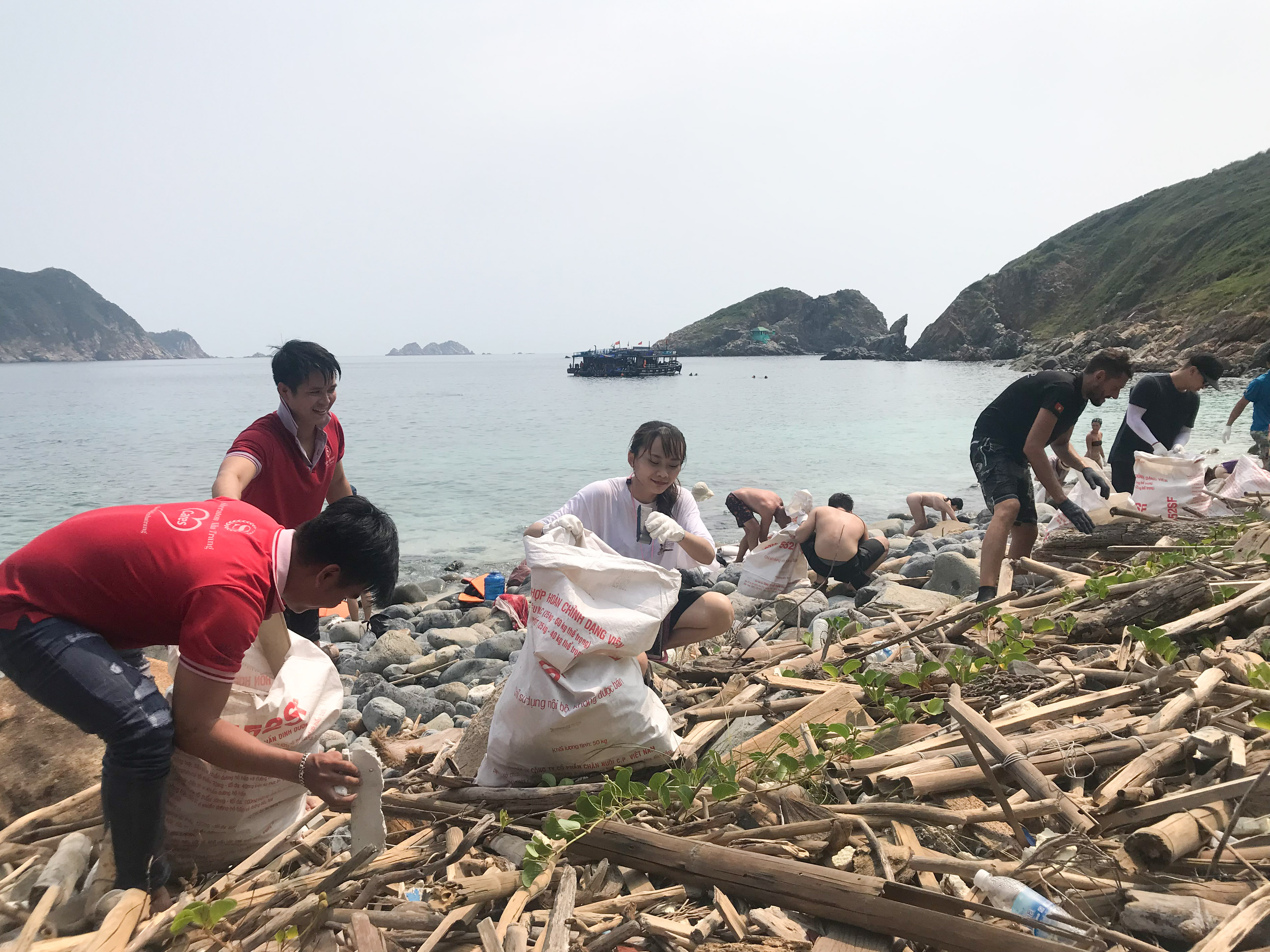 Plastic waste clean-up