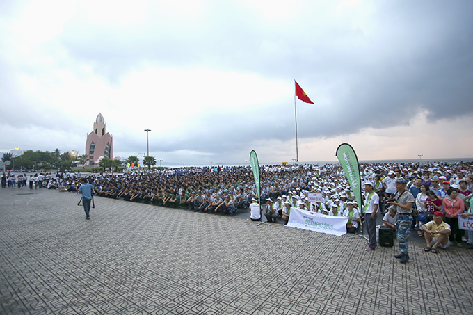 Thousands of people participating in Olympic Running Day 2019