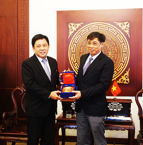 Philippine Ambassador visits Khanh Hoa