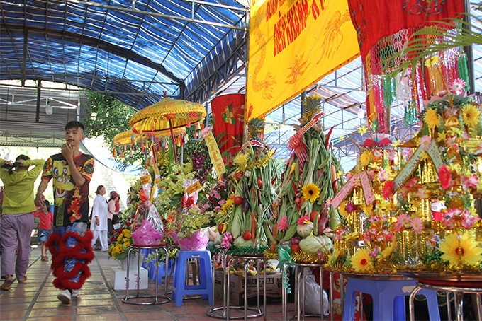 Sacrifices to offer to Thien Y Ana Goddess.